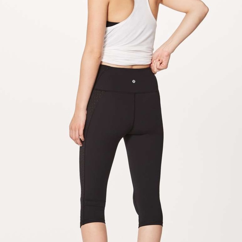 Lululemon Black Ornate Eyelet Crop Leggings W6AIRS - Picture 10 of 14